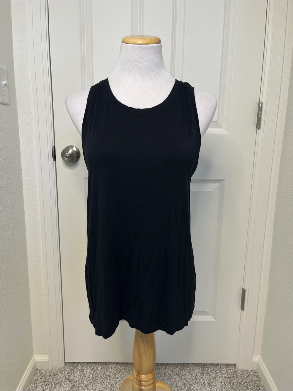 Halogen Back Keyhole Tank Black Large Sleeveless Rayon Stretch Split Hem